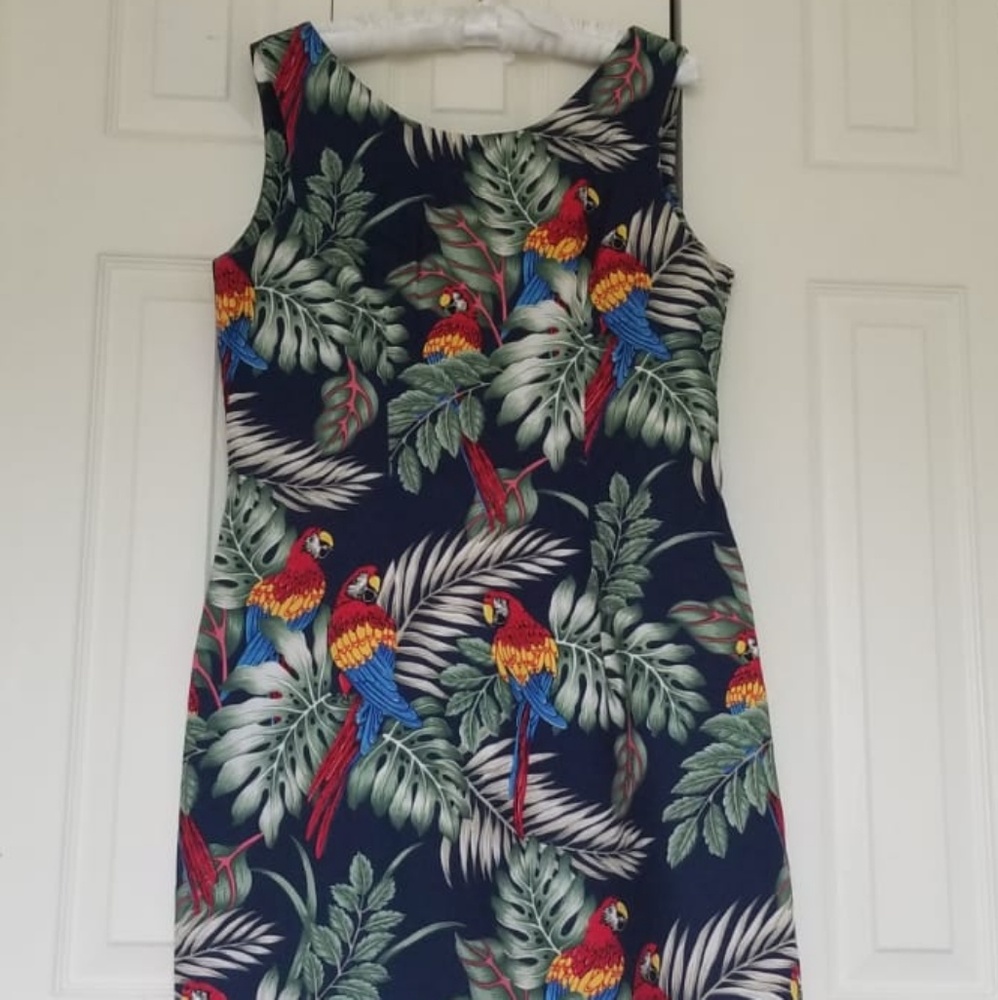 Hawaiian bird foliage shift dress
